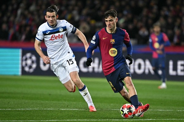 在与新西兰女足的友谊赛中，克尔受邀在一位球迷的孕肚上签名